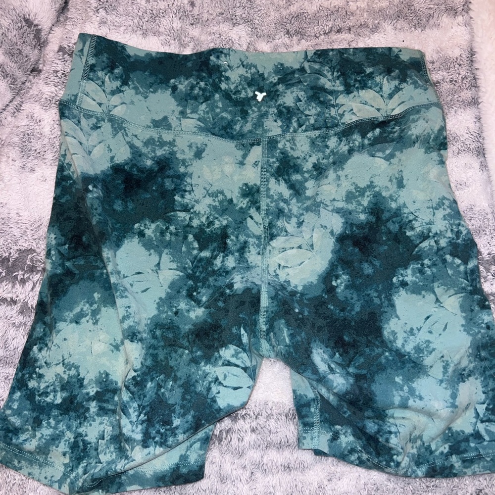 Old Navy Active Powerchill Extra High-Rise Go-Dry Biker Short - XL, Green Tiedye